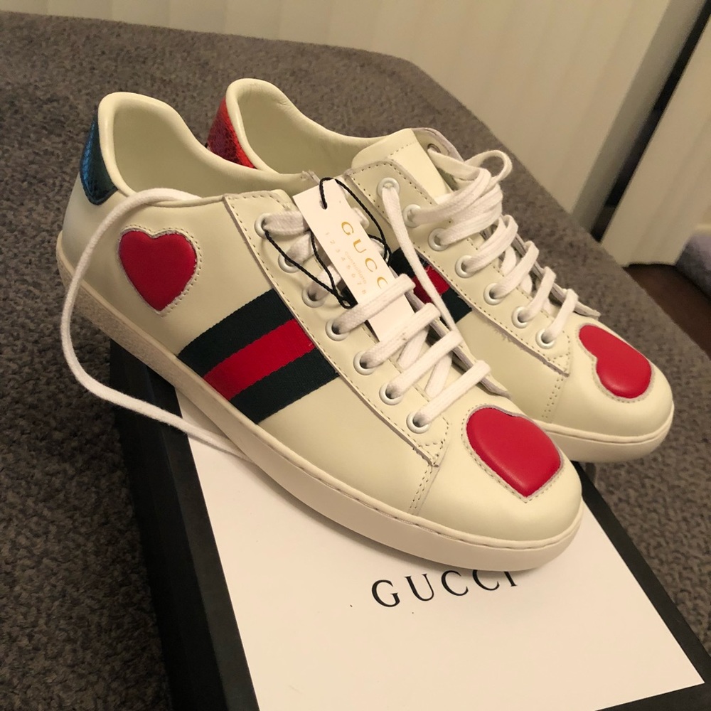Gucchi sneakers size 7
